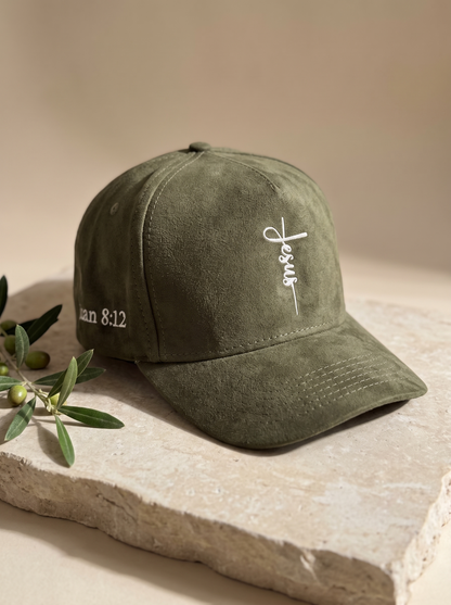 Gorra cristiana juan 8:12 (verde militar)