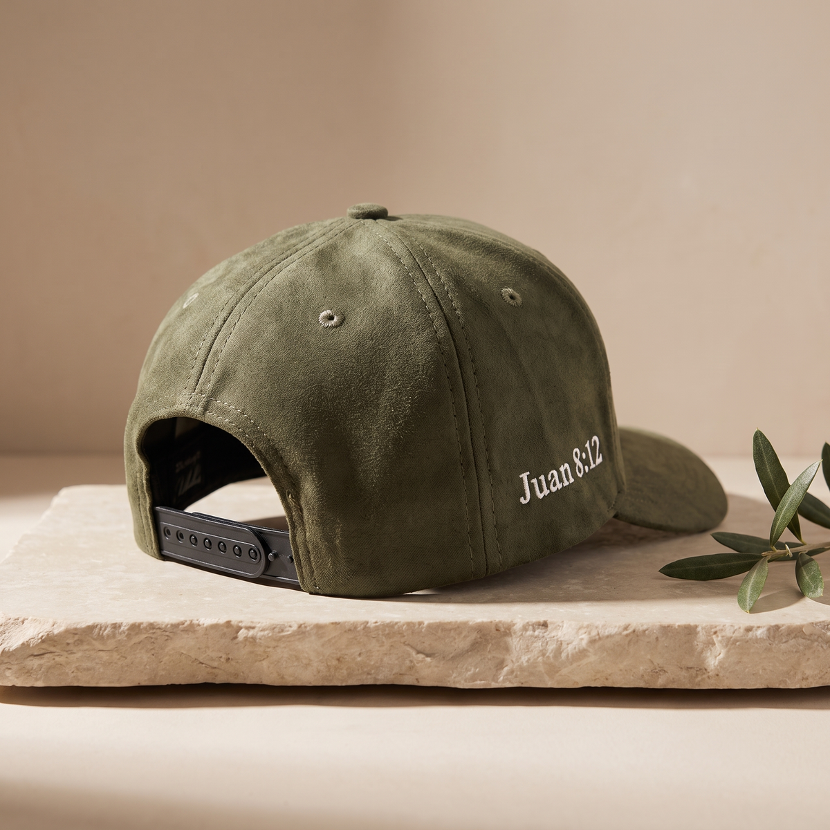 Gorra cristiana juan 8:12 (verde militar)